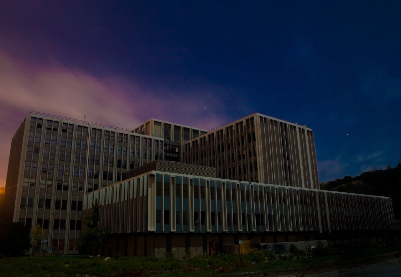 Oak Knoll - Naval Hospital Oakland - photograph by Jonathan Haeber (2007)